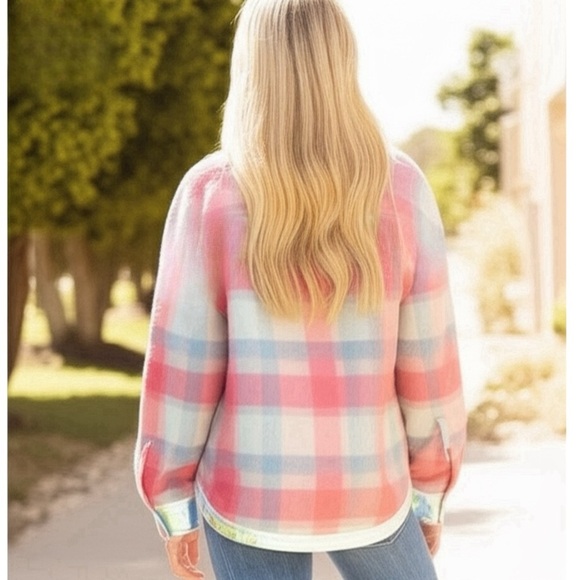 SOUTHERN GRACE Pretty in Pink Tweed Plaid Silver Buttoned Shacket Jacket Medium - Picture 2 of 6